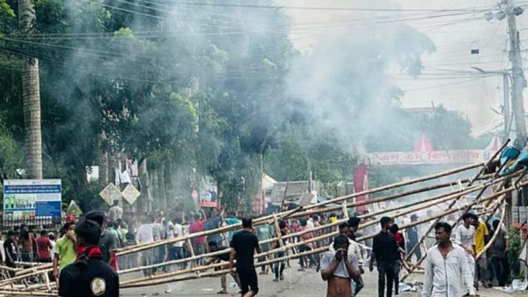 পুলিশের গাড়িতে হামলার পর অগ্নিসংযোগ, ইউএনওর গাড়িতে হামলা, এনসিপির সমাবেশ মঞ্চে ভাঙচুর এবং পরে পদযাত্রায় নেতা-কর্মীদের ওপর হামলার ঘটনা ঘটেছে।